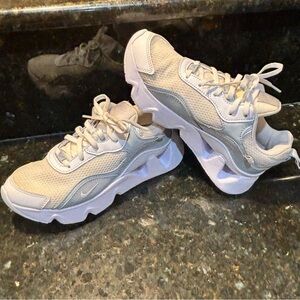 Nike Women's RYZ 365 2 Shoes Sneakers White (CU4874-105) Size 6.5